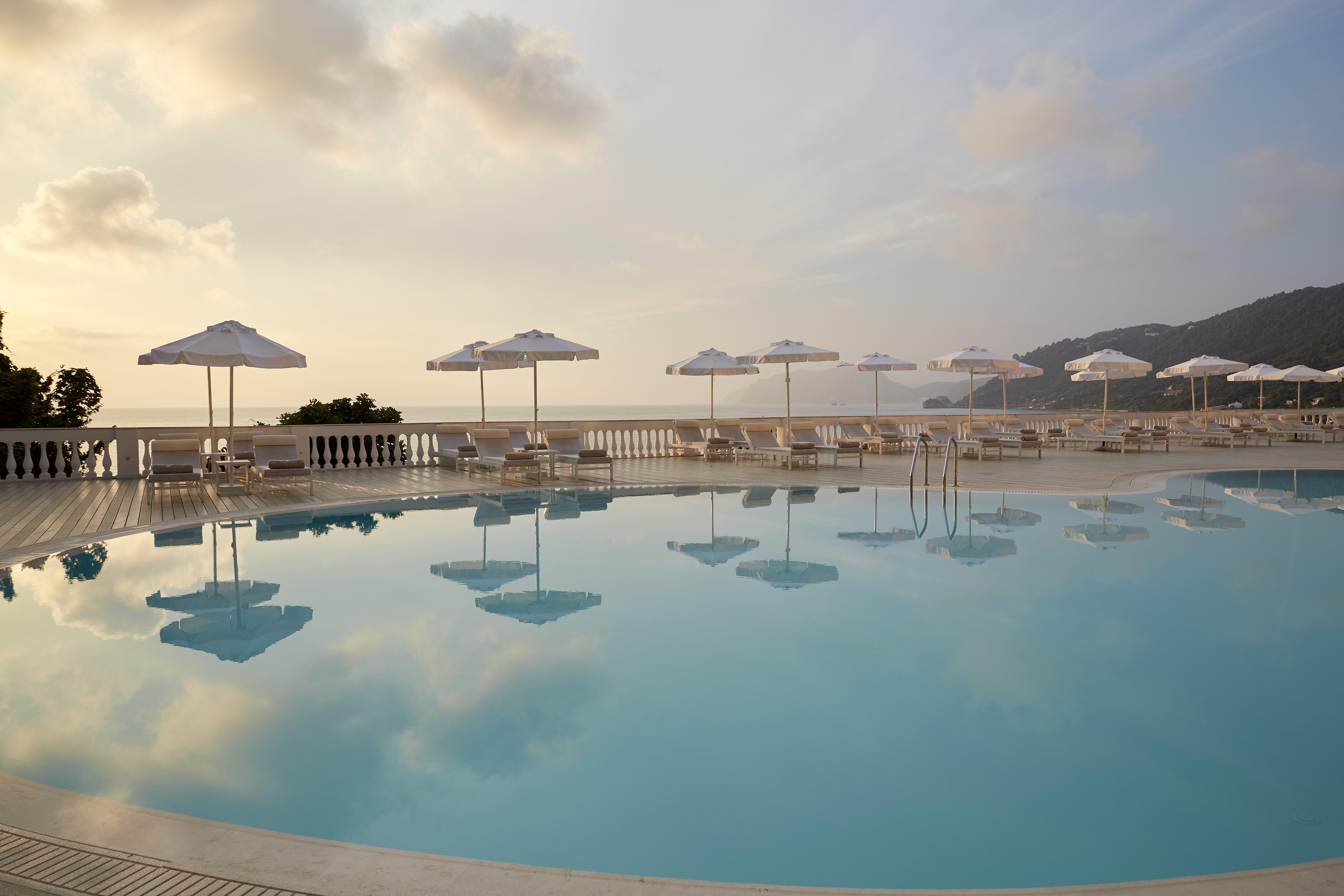 Alkyna Lifestyle Beach Resort Ex La Grotta Verde (Adults Only) Agios Gordios  Ngoại thất bức ảnh The pool at the hotel